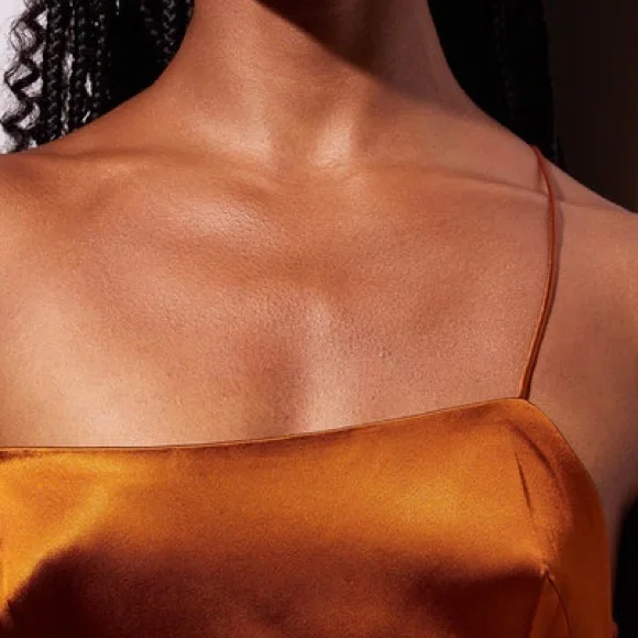 Fenty Beauty NIB BODY SAUCE BODY LUMINIZING TINT in Fly Mamasita